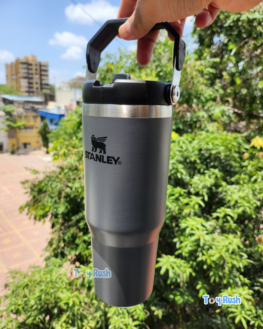 Stanley Iceflow™ Flip Straw Tumbler Leak Proof | 30 OZ (900 ml)