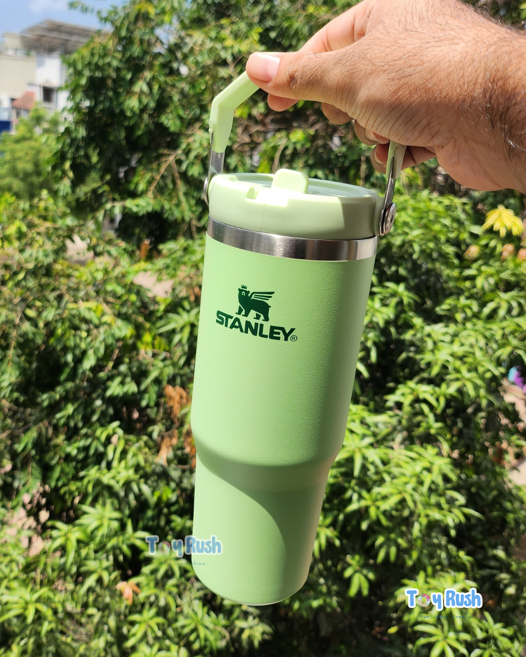 Stanley Iceflow™ Flip Straw Tumbler Leak Proof | 30 OZ (900 ml)