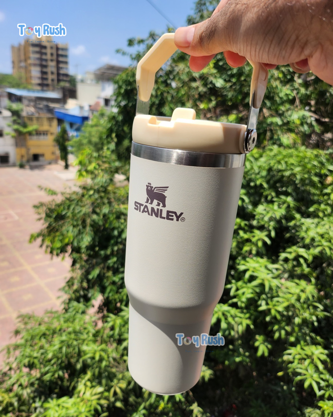 Stanley Iceflow™ Flip Straw Tumbler Leak Proof | 30 OZ (900 ml)