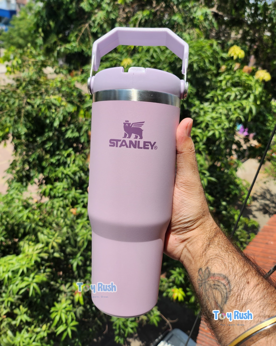 Stanley Iceflow™ Flip Straw Tumbler Leak Proof | 30 OZ (900 ml)