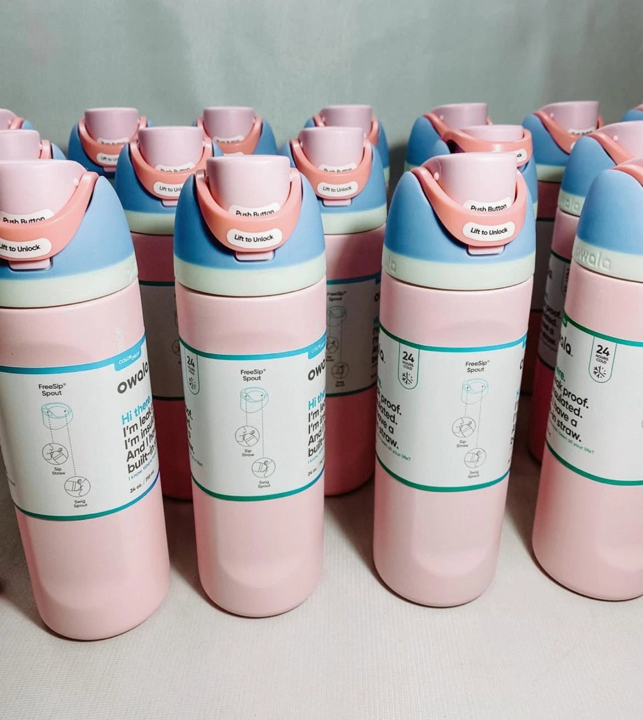 Owala FreeSipĀ® (24 Oz | 710 Ml)
