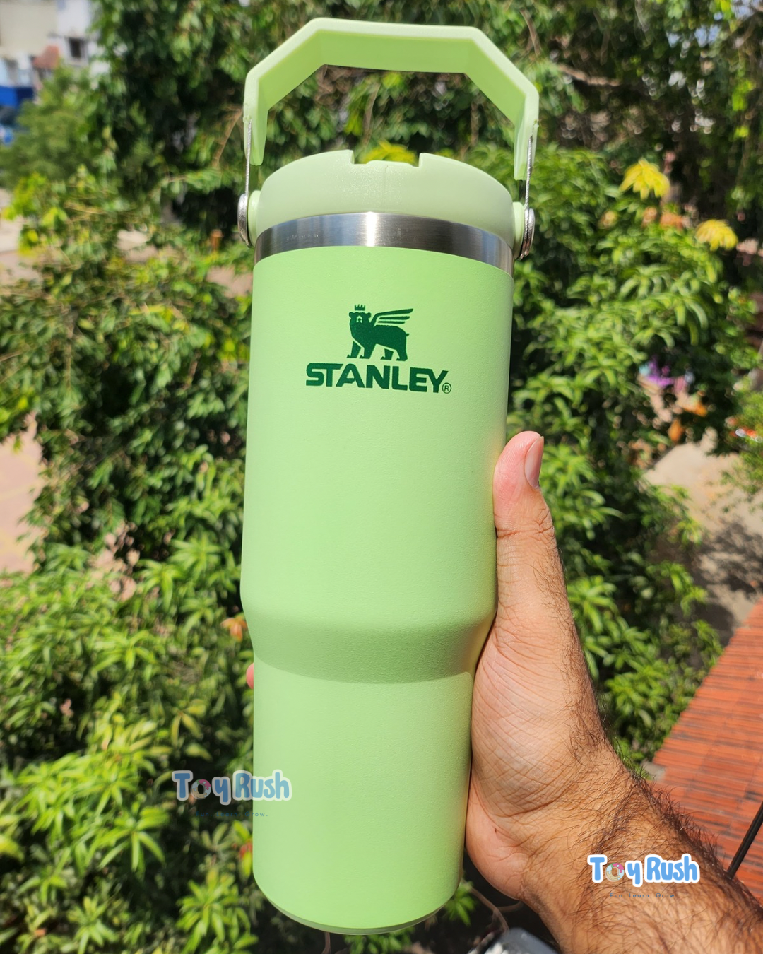 Stanley Iceflow™ Flip Straw Tumbler Leak Proof | 30 OZ (900 ml)