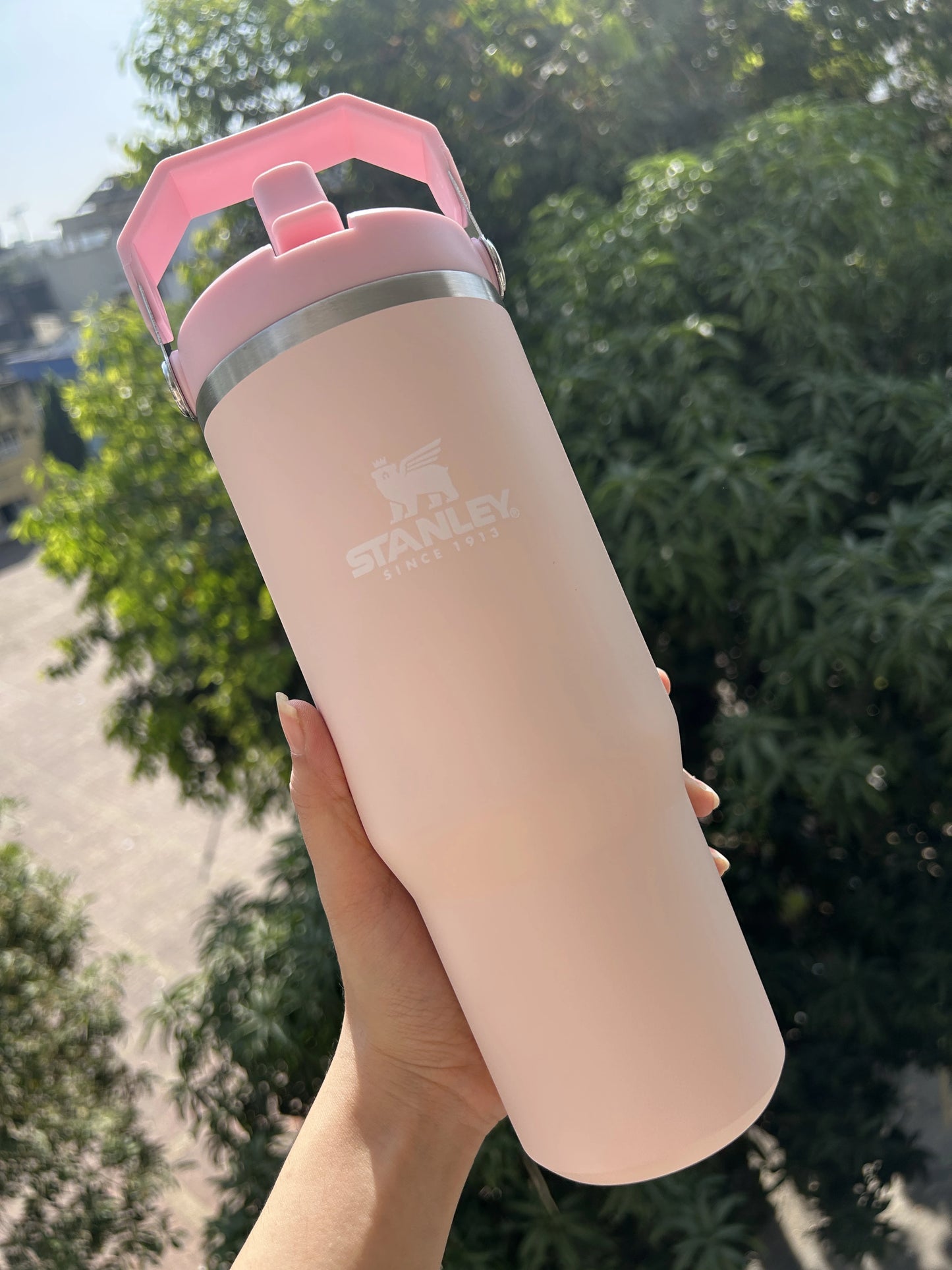 Stanley Iceflow™ Flip Straw Tumbler Leak Proof | 30 OZ (900 ml)